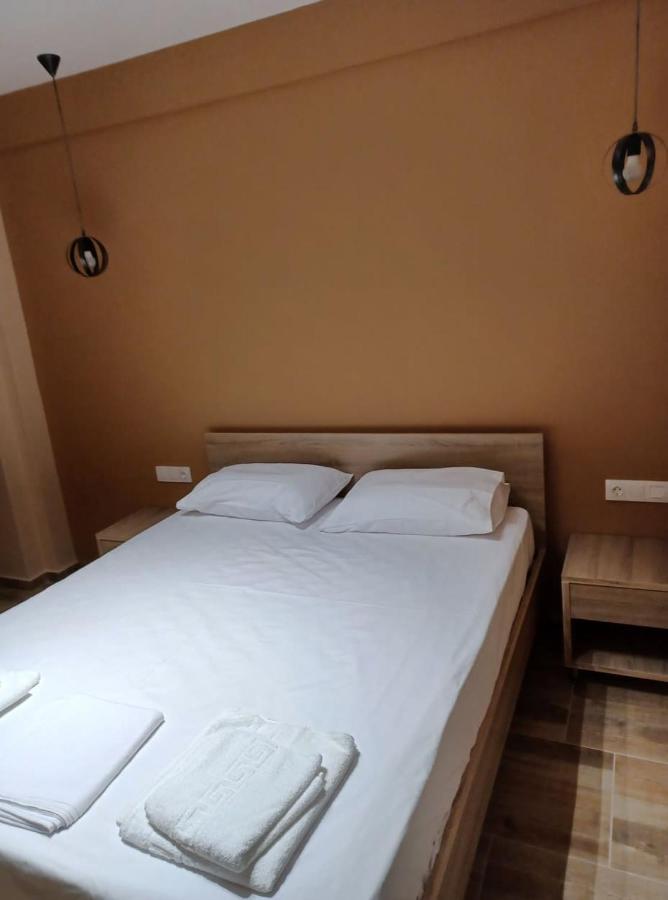 Ladenis Studios Nea Plagia Exteriör bild
